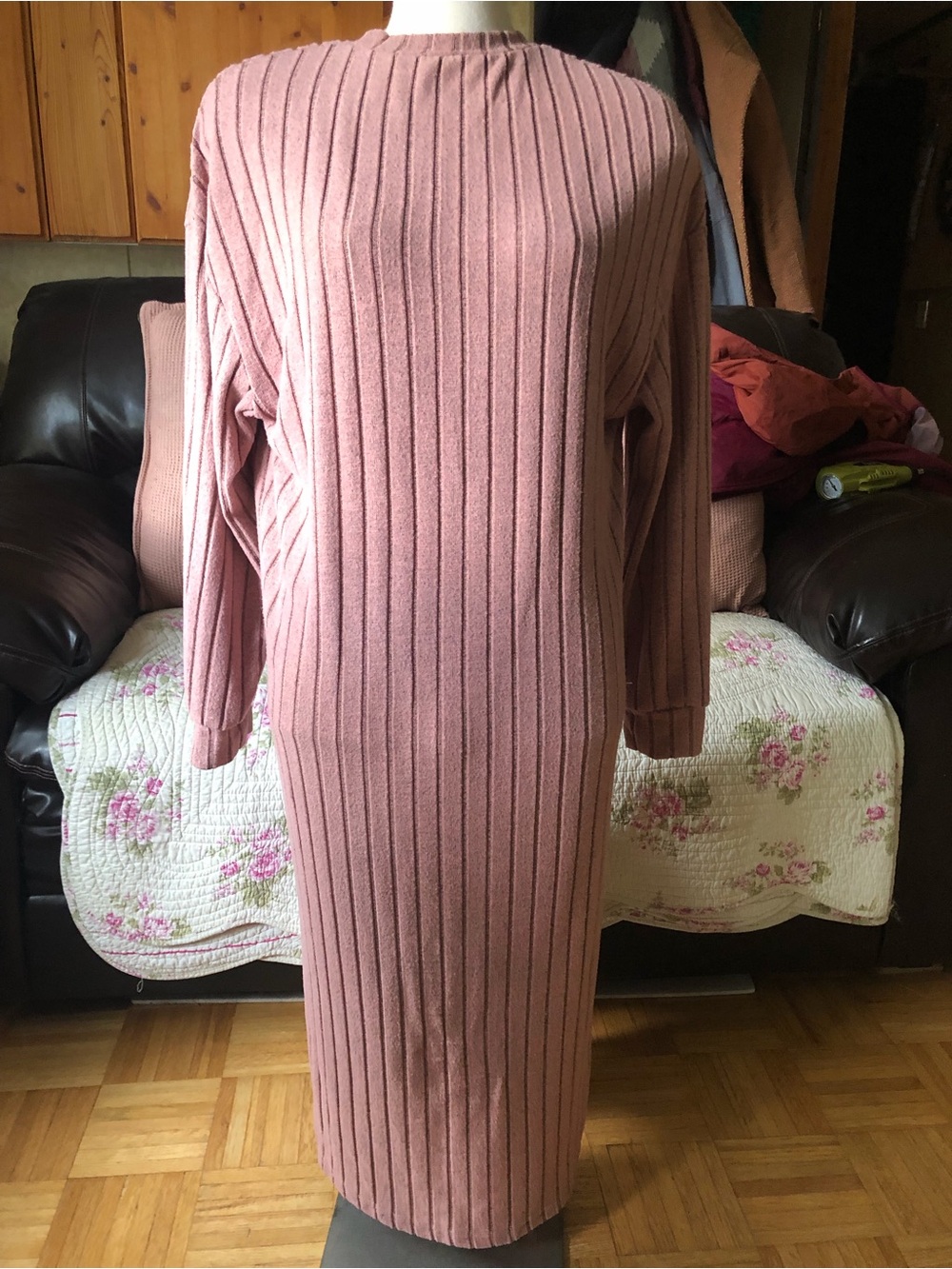 Ribbed-Knit Sweater Dress w/ Split Side Hem Dusty Pink Size Lrg